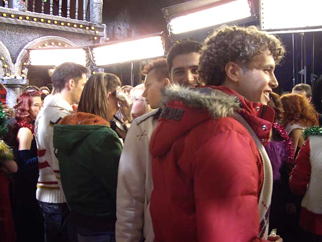 newyear04.jpg (60892 bytes)